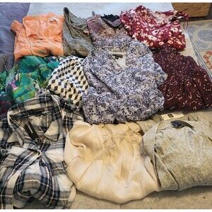 11 Women's Sz Med Clothing Items Mixed Styles & Brands For 1 Low Price *READ